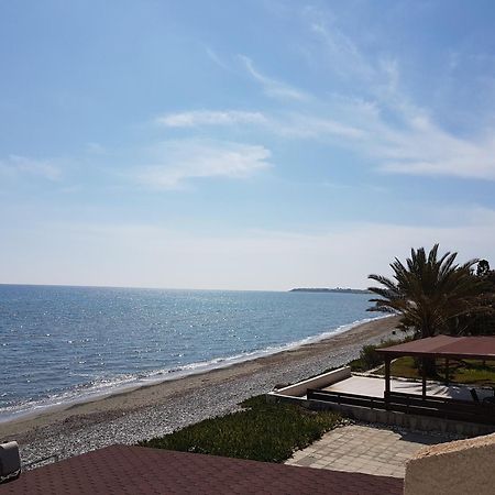 Willa Beach House At Seafront Meneou Zewnętrze zdjęcie