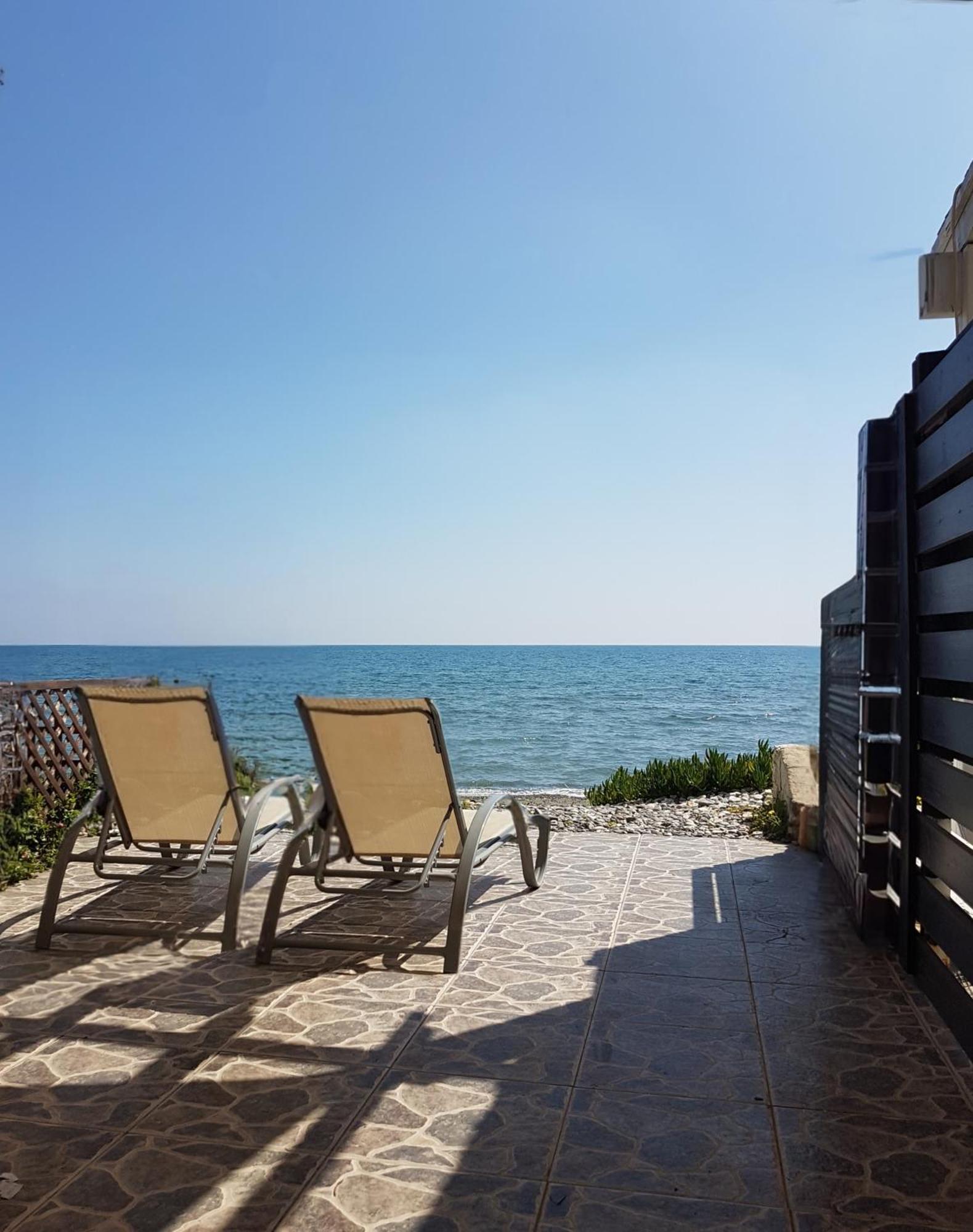 Willa Beach House At Seafront Meneou Zewnętrze zdjęcie