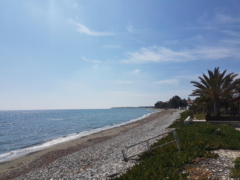 Willa Beach House At Seafront Meneou Zewnętrze zdjęcie